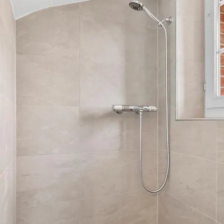 Renove, Avec Climatisation Et Calme Appartement Cudrefin