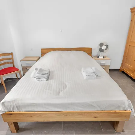 Appartement Renove, Avec Climatisation Et Calme Cudrefin